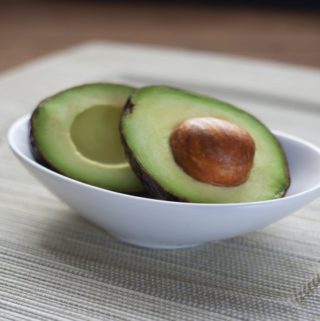 How to Make Avocado Crostini – A Simple Yet Elegant Appetizer